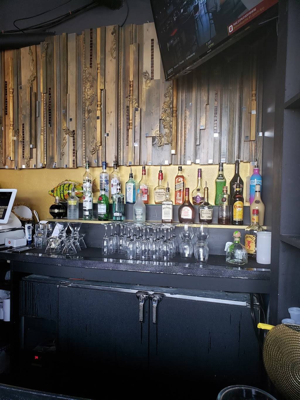 Catch 22 | restaurant | 5832 Georgia Ave NW, Washington, DC 20011, USA | 2028498740 OR +1 202-849-8740