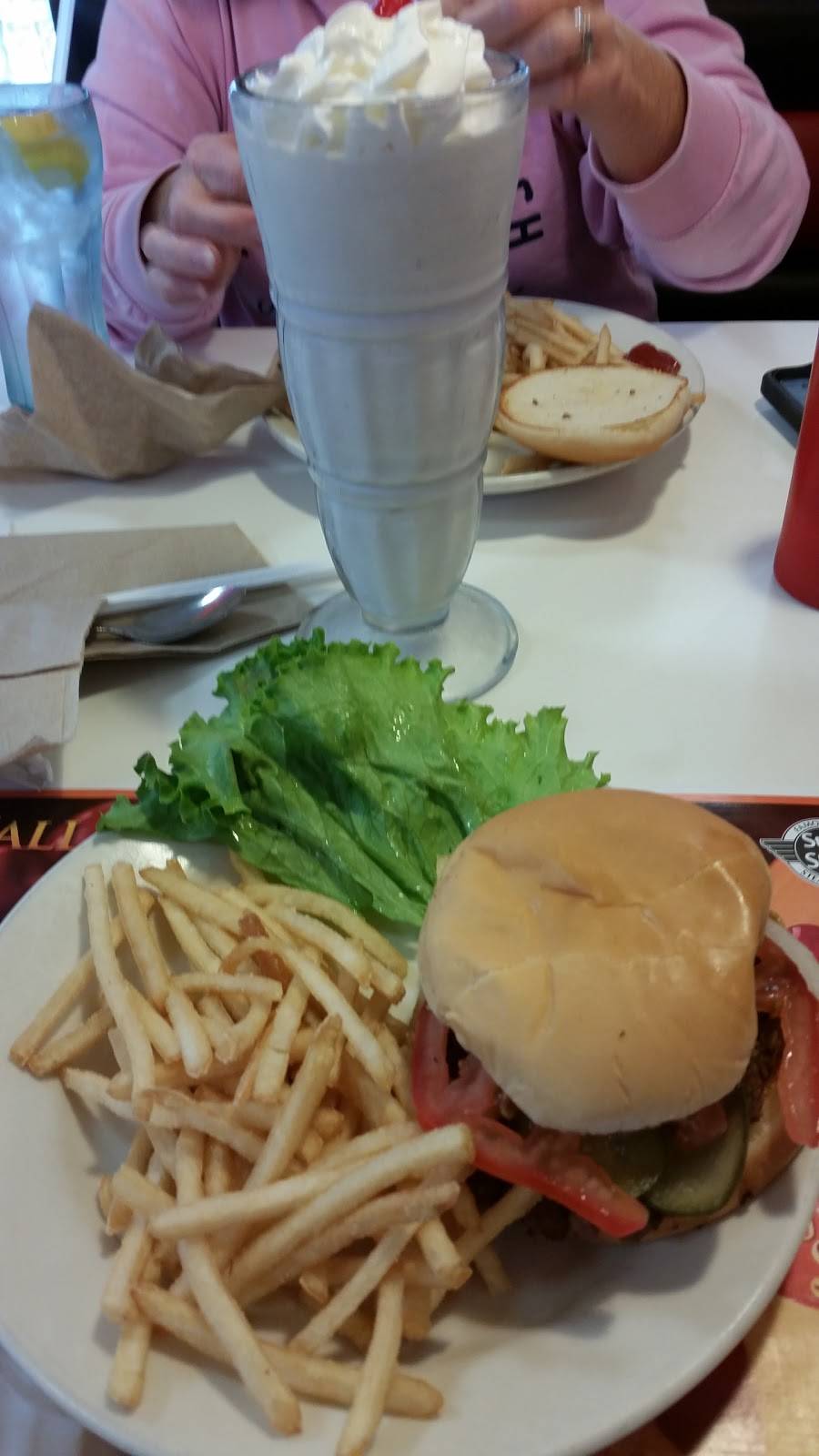 Steak n Shake | restaurant | 1471 N Westwood Blvd, Poplar Bluff, MO 63901, USA | 5737856111 OR +1 573-785-6111