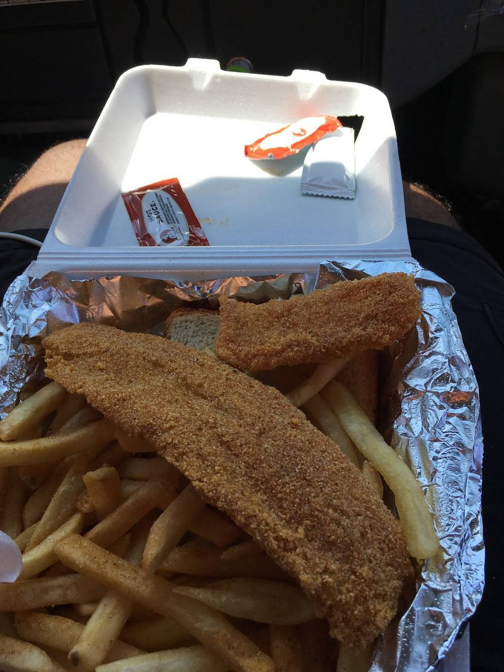 Bos Chicken & Seafood | restaurant | 9792 Forest Ln, Dallas, TX 75243, USA | 9726855767 OR +1 972-685-5767