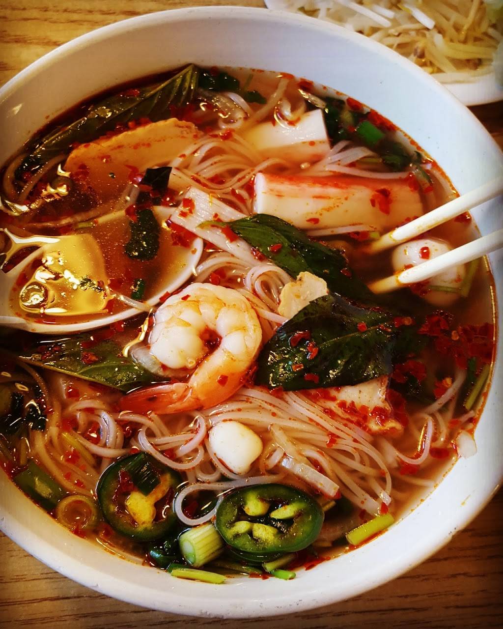 Pho Viet | restaurant | 5475 S 27th St, Milwaukee, WI 53221, USA | 4142828852 OR +1 414-282-8852