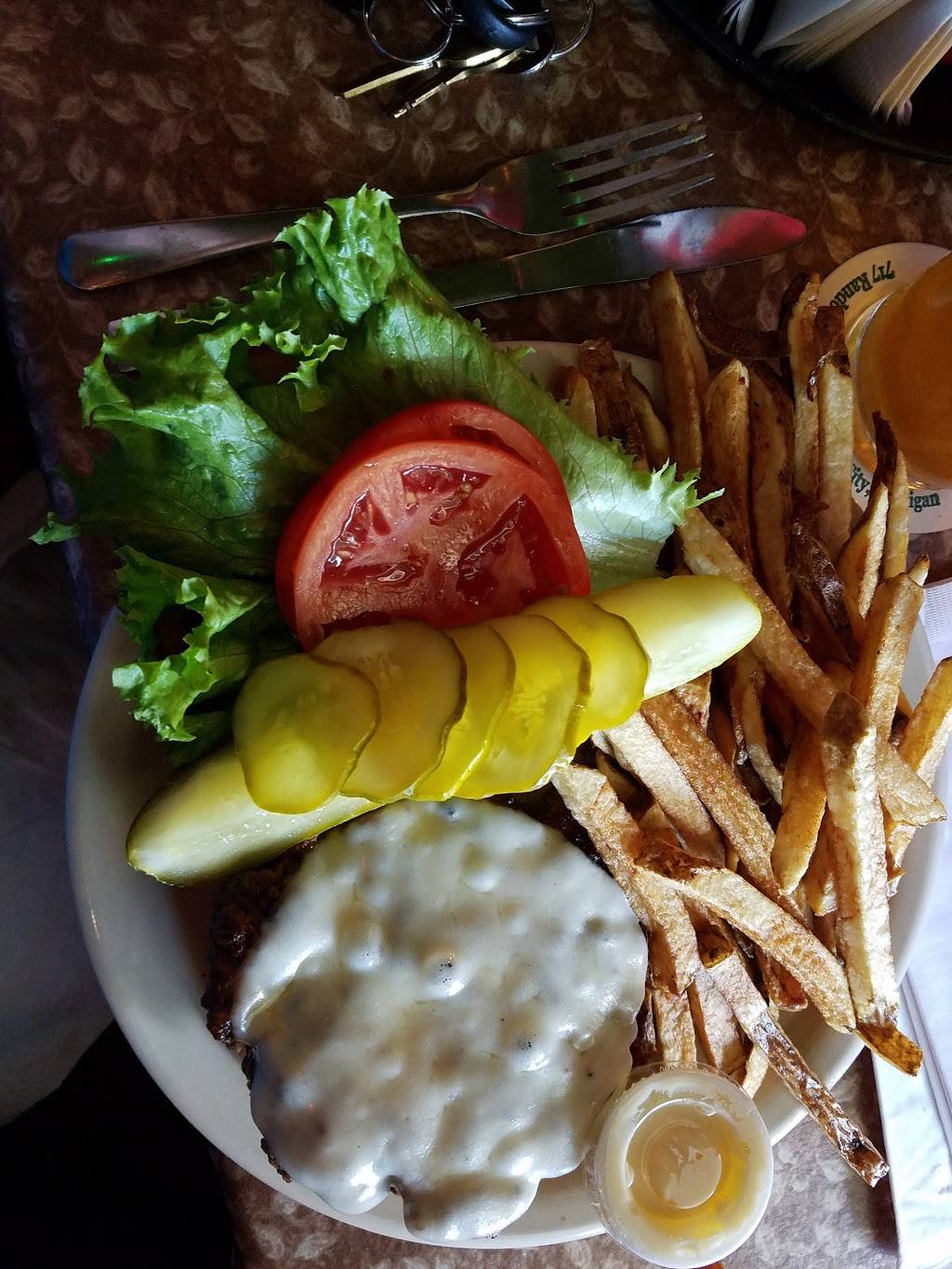 Sleders Family Tavern | restaurant | 717 Randolph St, Traverse City, MI 49684, USA | 2319479213 OR +1 231-947-9213