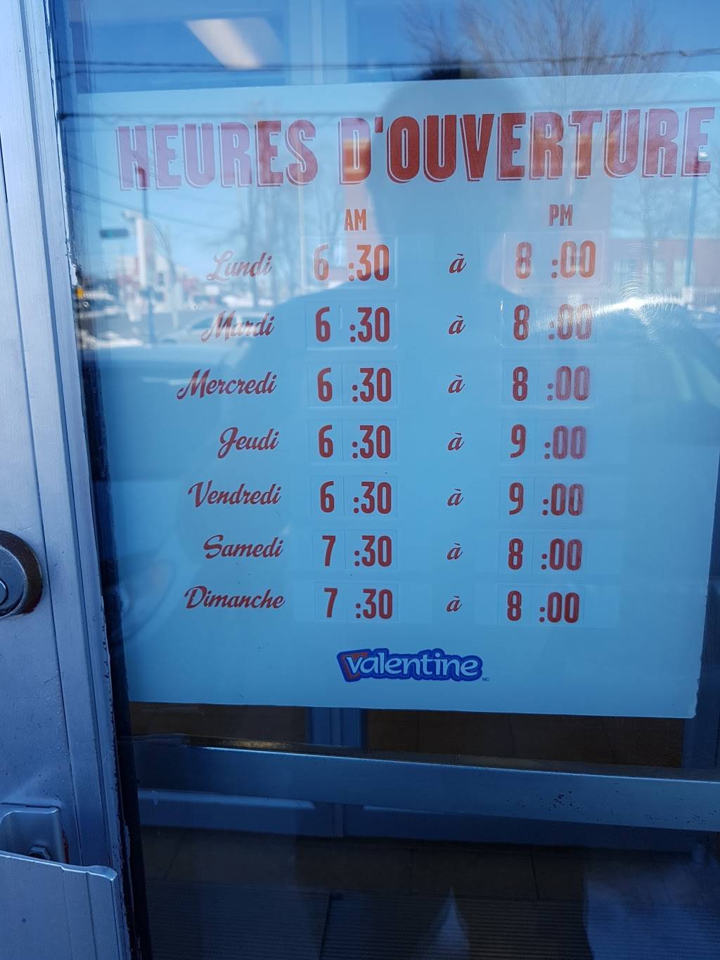 Valentine | restaurant | 2705 Rue Dessaulles, Saint-Hyacinthe, QC J2S 2V6, Canada | 4502231888 OR +1 450-223-1888