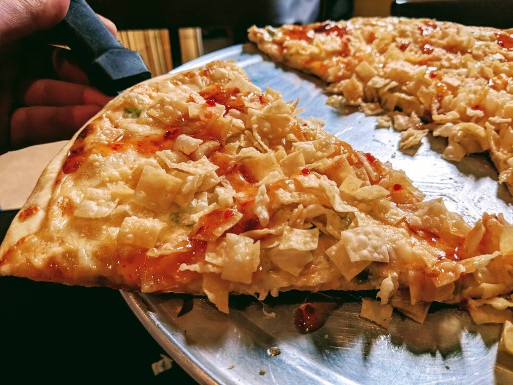 Fongs Pizza - Cedar Rapids | restaurant | 1006 3rd St SE, Cedar Rapids, IA 52401, USA | 3193209992 OR +1 319-320-9992