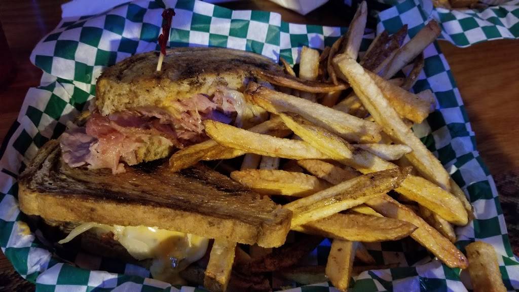 PJ Dolans Irish Pub & Grille | restaurant | 2836 E Bearss Ave, Tampa, FL 33613, USA | 8133742338 OR +1 813-374-2338