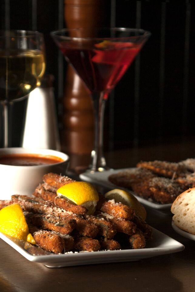 Mungos Italian Eatery | restaurant | 100 E Main St, Collinsville, IL 62234, USA | 6186326864 OR +1 618-632-6864