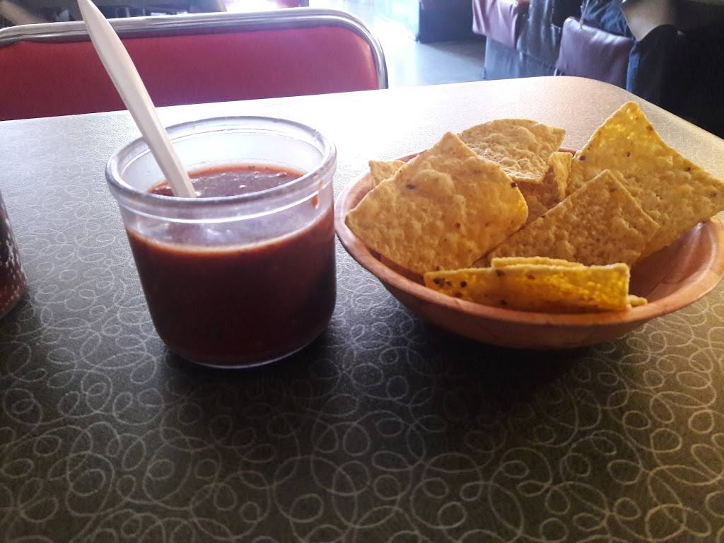 Las Palmeras | restaurant | 2723 Mission St, San Francisco, CA 94110, USA | 4152857796 OR +1 415-285-7796