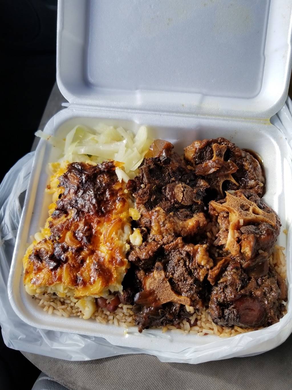 Bs Island Kitchen | restaurant | 6016 N 40th St A, Tampa, FL 33610, USA | 8132381500 OR +1 813-238-1500