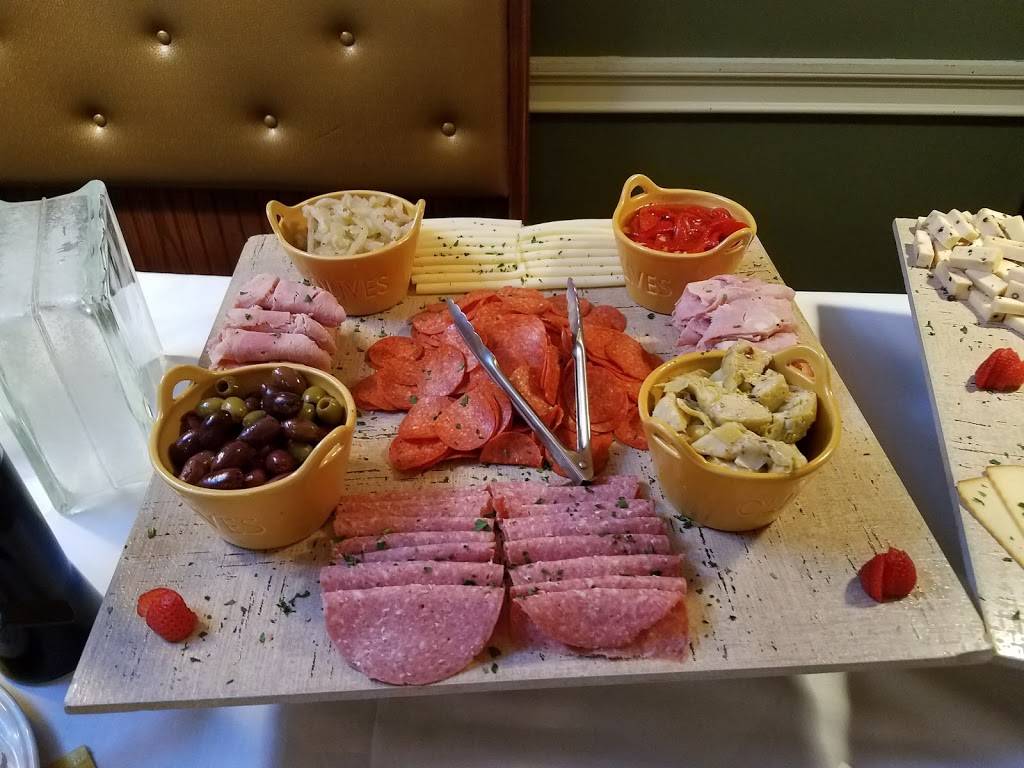 Anthonys of Guilford | restaurant | 2392 Boston Post Rd, Guilford, CT 06437, USA | 2035334259 OR +1 203-533-4259