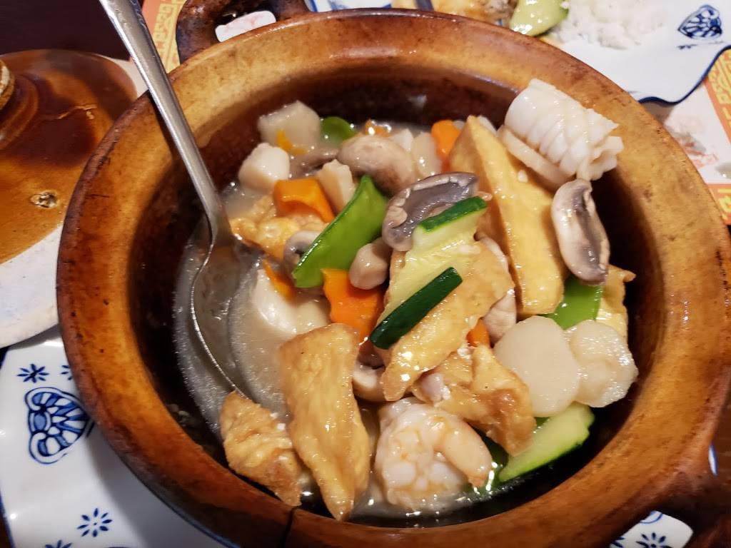 Golden Lantern | restaurant | 2990 Churn Creek Rd, Redding, CA 96002, USA | 5302221166 OR +1 530-222-1166