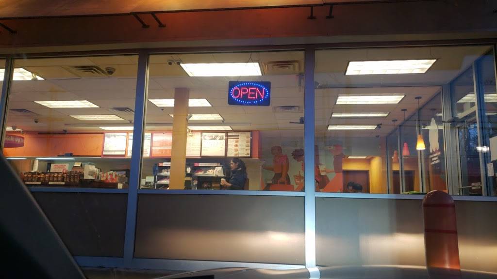 Dunkin | cafe | 318 E Lincoln Hwy, Exton, PA 19341, USA | 6103638393 OR +1 610-363-8393