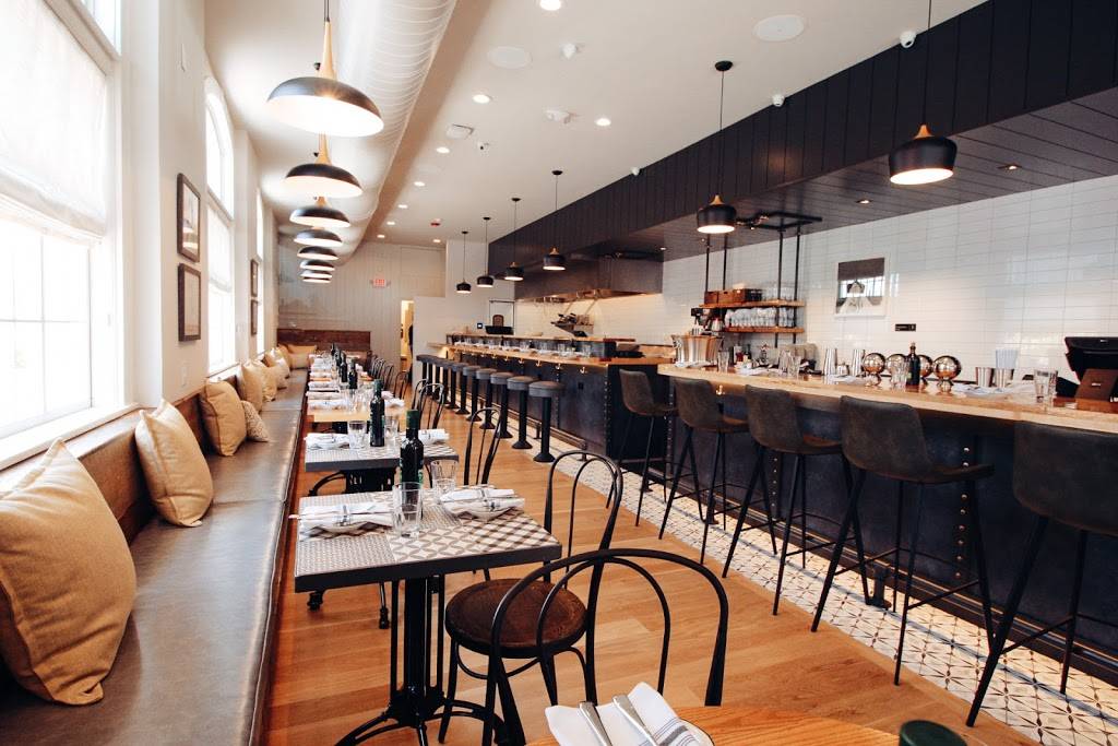 Bar Cino | restaurant | 22 Washington Square, Newport, RI 02840, USA | 4016198201 OR +1 401-619-8201