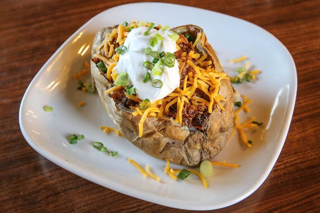 Tin Roof BBQ & Catering | restaurant | 171 S Guild Ave, Lodi, CA 95240, USA | 2093661128 OR +1 209-366-1128