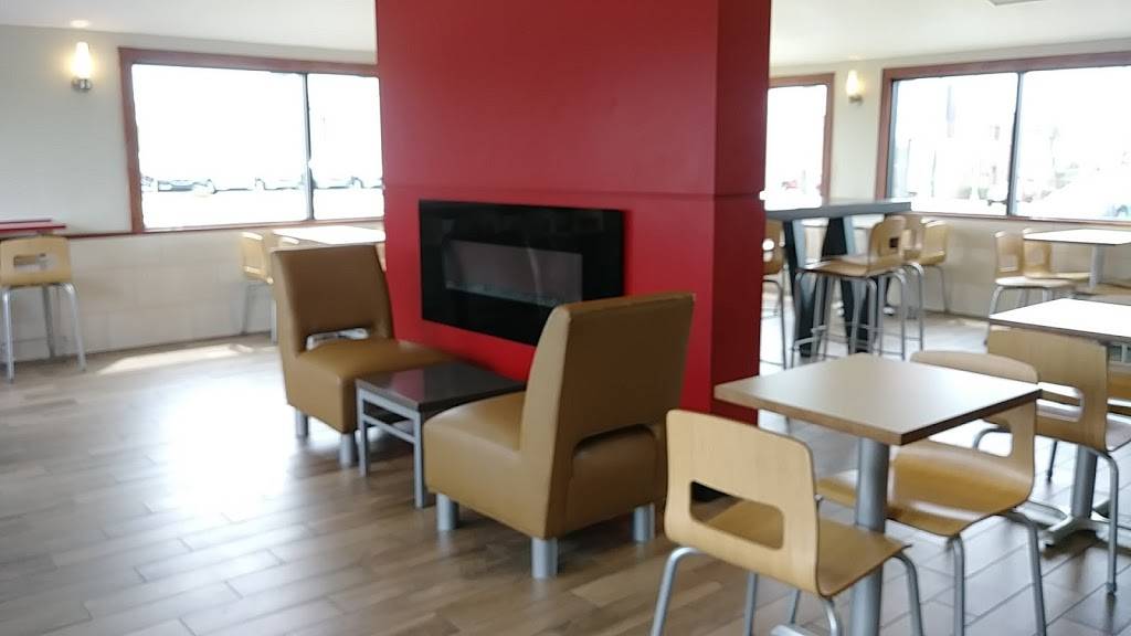 Wendys | restaurant | 6330 Brookpark Rd, Cleveland, OH 44129, USA | 2166616636 OR +1 216-661-6636