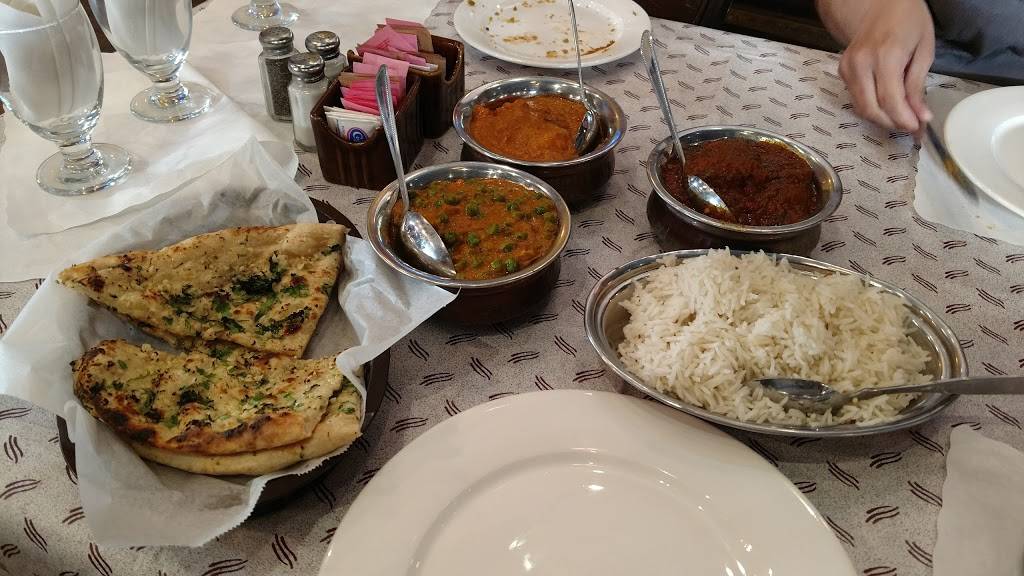 Lyons Indian Cuisine & Bar | restaurant | 3121 W Benjamin Holt Dr, Stockton, CA 95219, USA | 2096664372 OR +1 209-666-4372