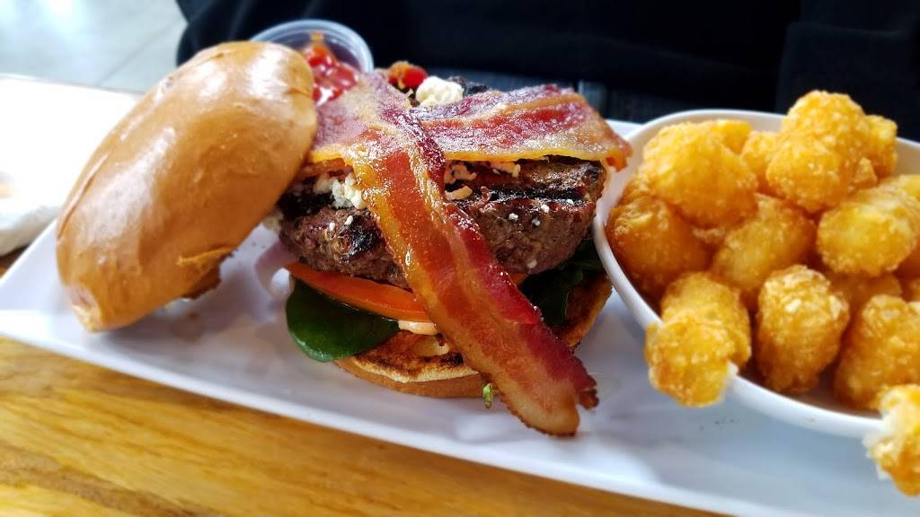 Growler USA - Gastonia | restaurant | 300 S Firestone St Suite 100Y, Gastonia, NC 28052, USA | 7042156202 OR +1 704-215-6202