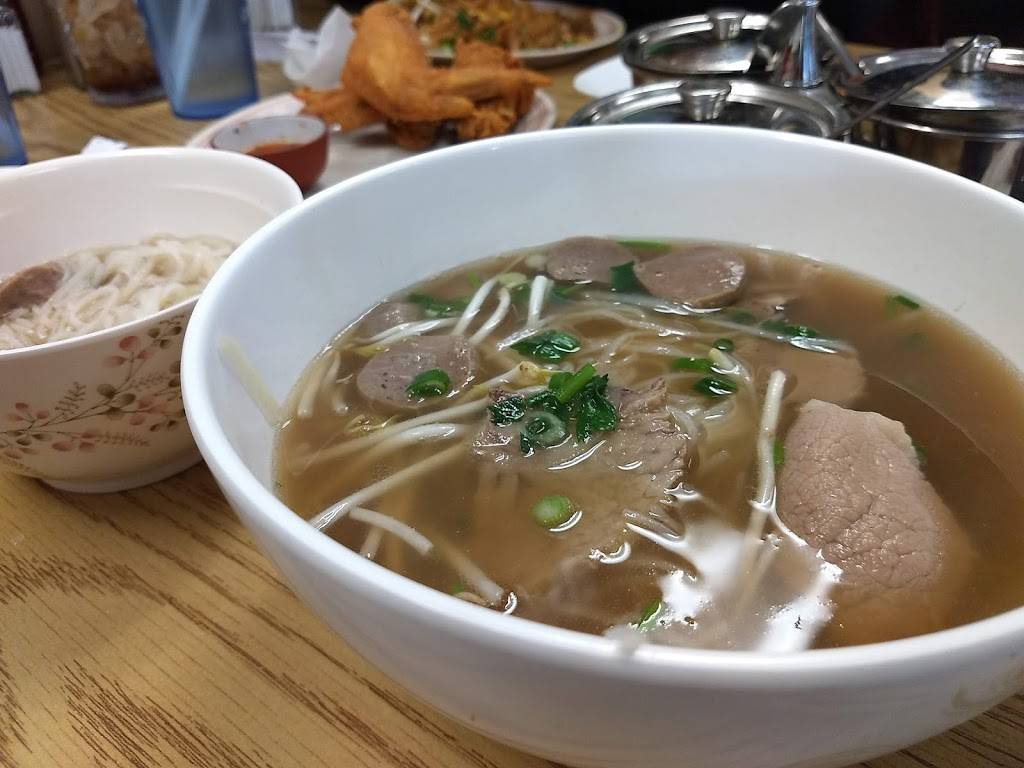 Mama Mais Noodles | restaurant | 2824 Stanley St, Stevens Point, WI 54481, USA | 7159979385 OR +1 715-997-9385