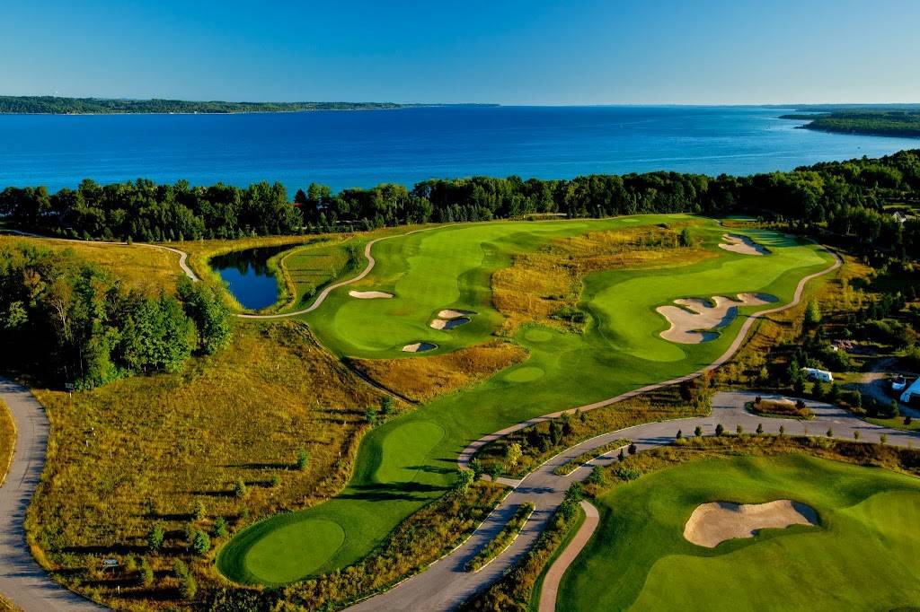 LochenHeath Golf Club | restaurant | 7951 Turnberry Cir, Williamsburg, MI 49690, USA | 2319389800 OR +1 231-938-9800