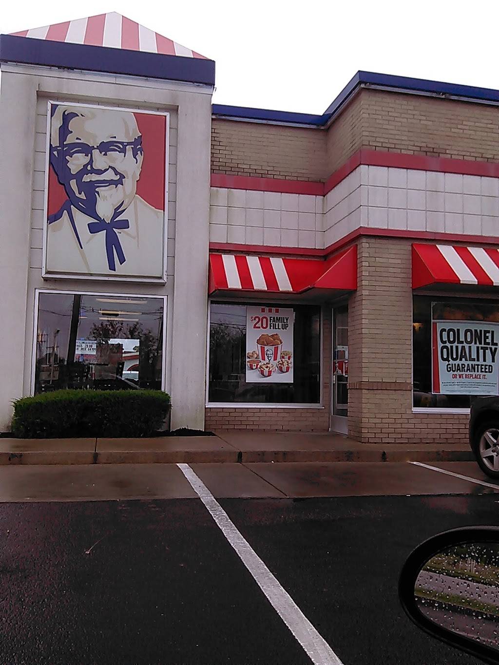 KFC | restaurant | 4645 N Main St, Dayton, OH 45405, USA | 9372743480 OR +1 937-274-3480