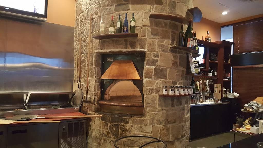 SkiMos Restaurant and Bar | restaurant | 1166 N Houston Levee Rd #107, Cordova, TN 38018, USA | 9017565055 OR +1 901-756-5055