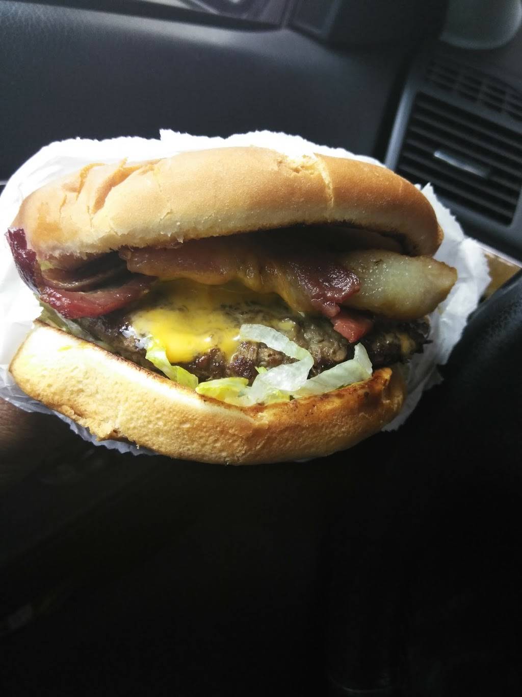 Lous Drive In | restaurant | 6229 Watt Ave, North Highlands, CA 95660, USA | 9163325622 OR +1 916-332-5622