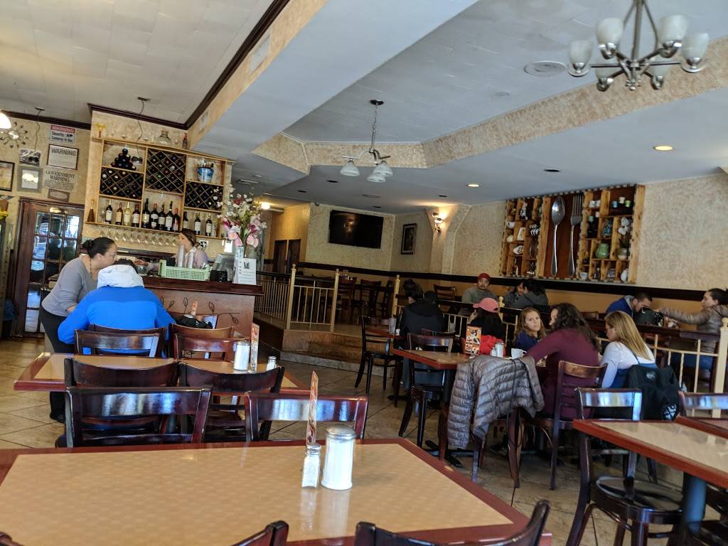 Tienda Vieja | restaurant | 6562 Fresh Meadow Ln, Fresh Meadows, NY 11365, USA | 7183213644 OR +1 718-321-3644