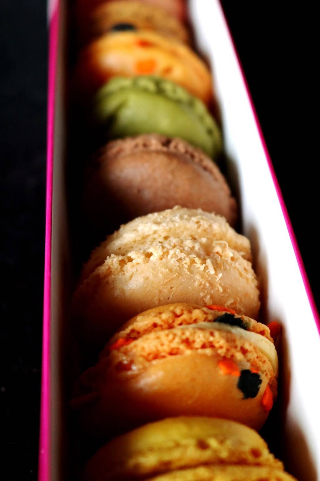 Le Macaron French Pastries | bakery | 7529 Bales St, Liberty Township, OH 45069, USA | 5137555400 OR +1 513-755-5400