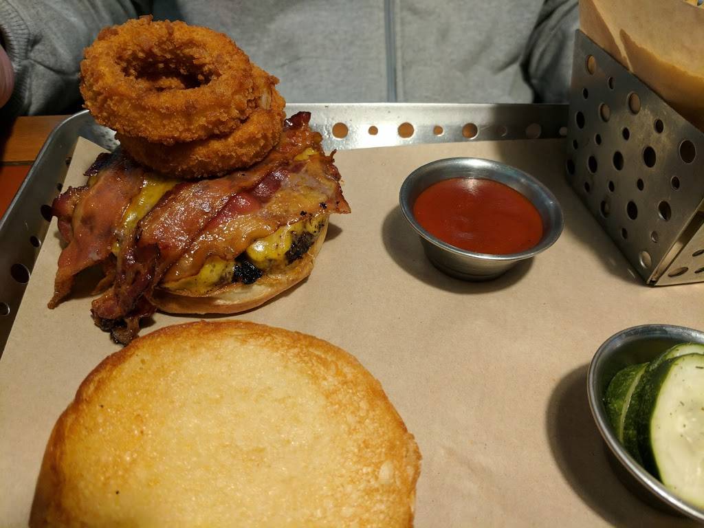 Chilis Grill & Bar | meal takeaway | 2885 Cranberry Hwy E, East Wareham, MA 02538, USA | 5082952800 OR +1 508-295-2800