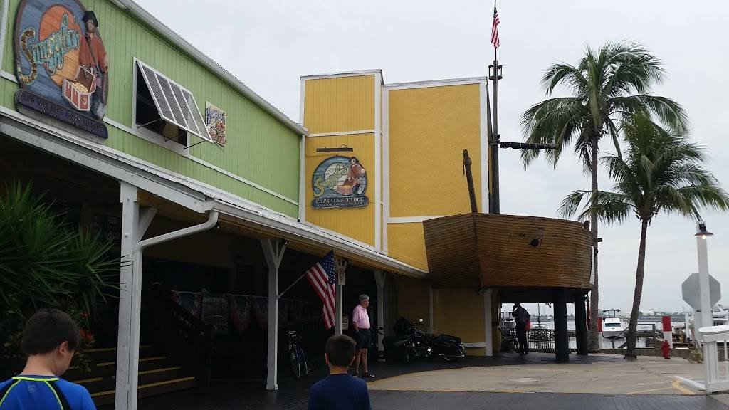 The Captains Table Restaurant | restaurant | 1200 W Retta Esplanade, Punta Gorda, FL 33950, USA | 9416371177 OR +1 941-637-1177