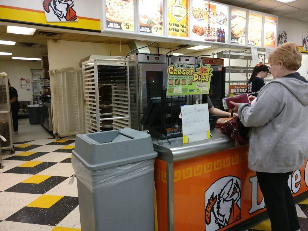 Little Caesars Pizza | meal takeaway | 122 S Willow Ave, Cookeville, TN 38501, USA | 9315282226 OR +1 931-528-2226