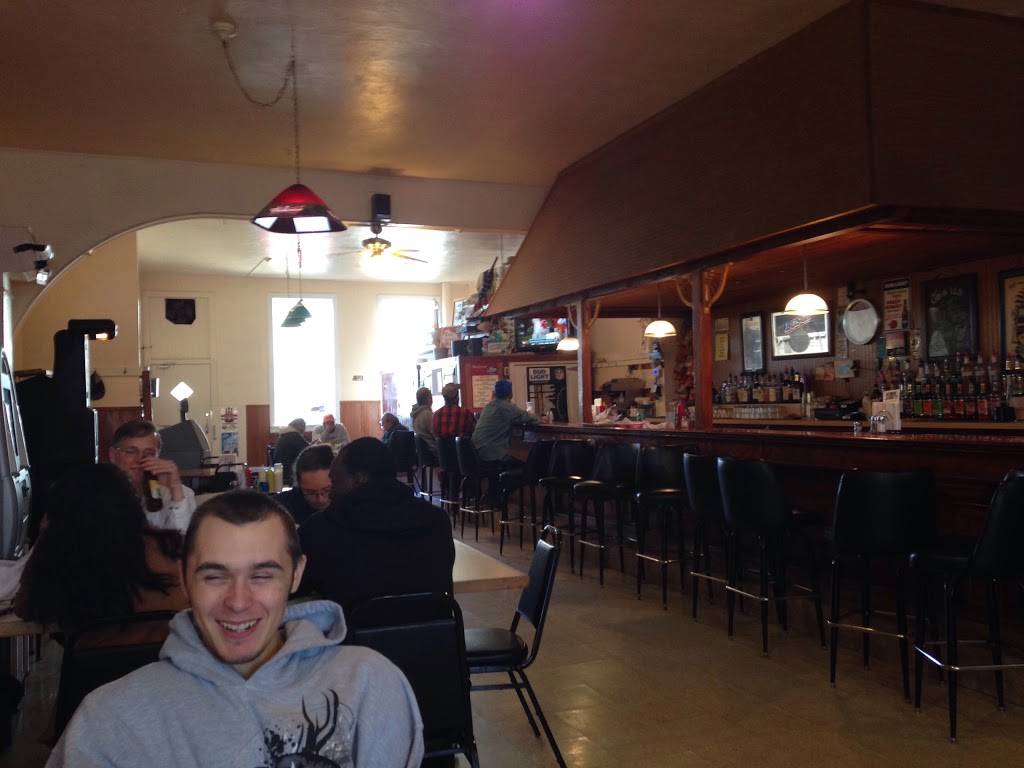 Bobby Johns | restaurant | 913 Front St, Cashton, WI 54619, USA | 6086547611 OR +1 608-654-7611