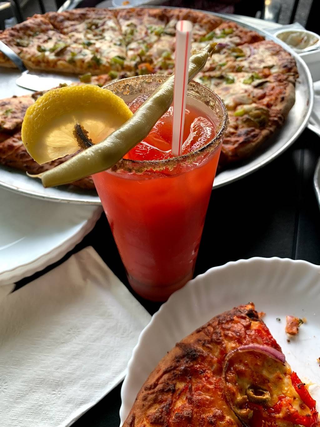 Apollos Pizzeria | restaurant | 92 Bridge St E, Campbellford, ON K0L 1L0, Canada | 7056531414 OR +1 705-653-1414