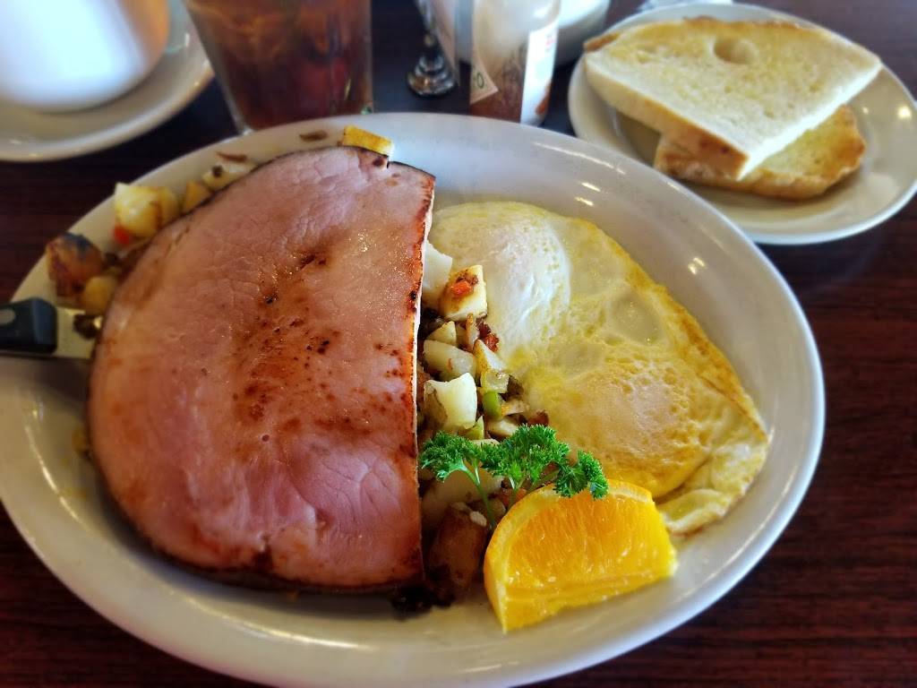 Hwy 12 Diner | restaurant | 1000 CA-12, Rio Vista, CA 94571, USA | 7073742695 OR +1 707-374-2695