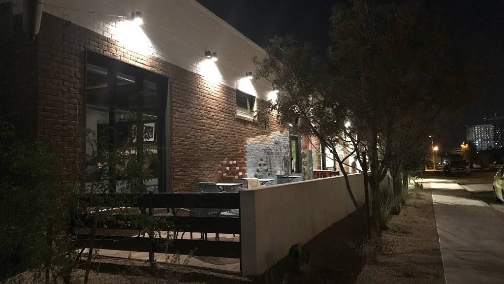 Gallo Blanco | restaurant | 928 E Pierce St, Phoenix, AZ 85006, USA | 6023270880 OR +1 602-327-0880