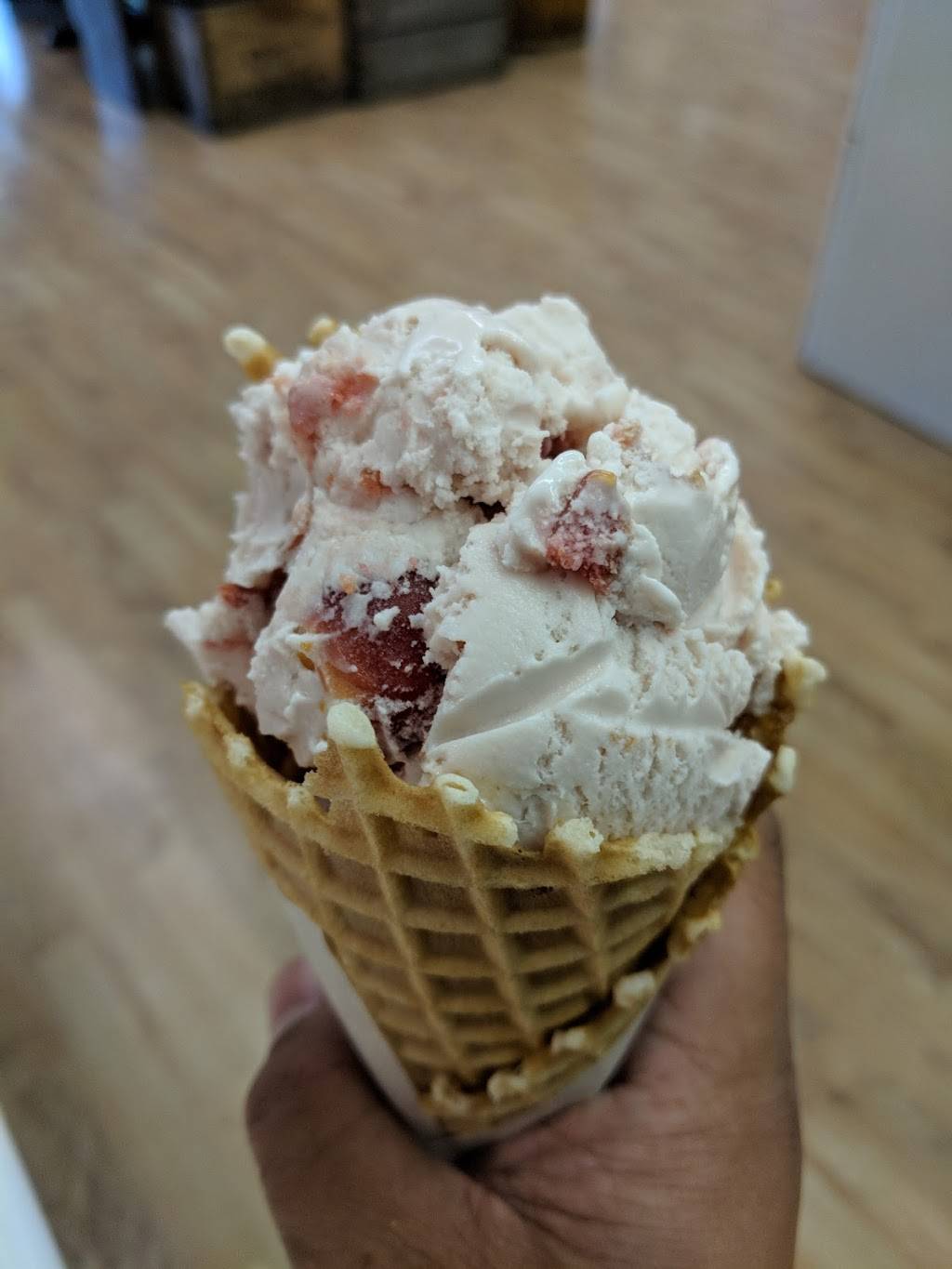 Door County Ice Cream Factory & Sandwich Shoppe | meal takeaway | 11051 WI-42, Sister Bay, WI 54234, USA | 9208549693 OR +1 920-854-9693