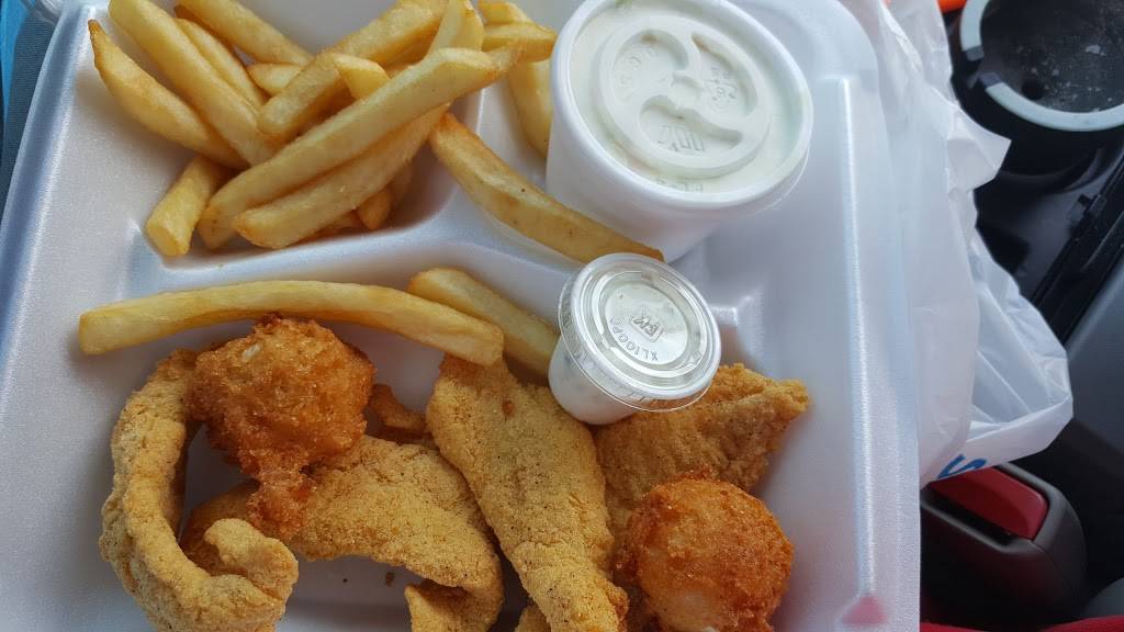 Captain Ds | restaurant | 1231 Hwy 70 SW, Hickory, NC 28602, USA | 8283288005 OR +1 828-328-8005