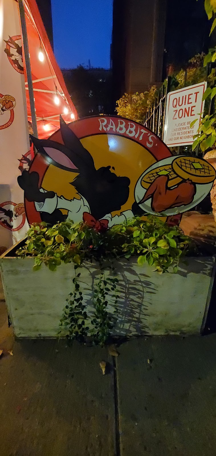 Rabbits Chicken & Waffles | restaurant | 61 W 130th St, New York, NY 10037, USA | 9292805411 OR +1 929-280-5411