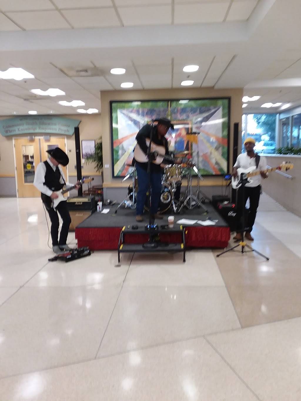 Chick-fil-A | restaurant | 403 N 13th St, Virginia Commonwealth University, Campus, Richmond, VA 23298, USA | 8049712347 OR +1 804-971-2347