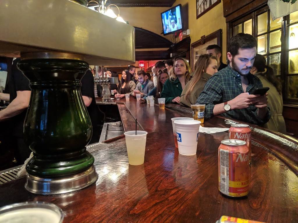 The Bards Irish Bar | restaurant | 2013 Walnut St, Philadelphia, PA 19103, USA | 2155699585 OR +1 215-569-9585