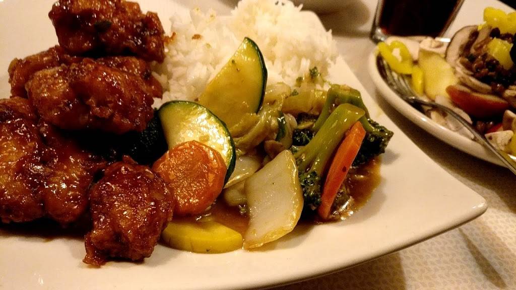 Crossroads Culinary Center | restaurant | 3 Frontier Rd, Buffalo, NY 14228, USA | 7166453663 OR +1 716-645-3663