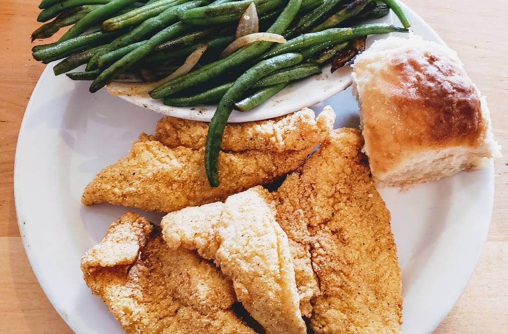 World Famous MOMS | restaurant | 204 S Main St, Aubrey, TX 76227, USA | 9402024940 OR +1 940-202-4940