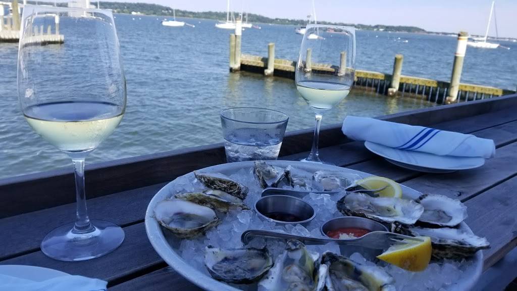 Shell & Bones Oyster Bar & Grill | restaurant | 100 S Water St, New Haven, CT 06519, USA | 2037873466 OR +1 203-787-3466