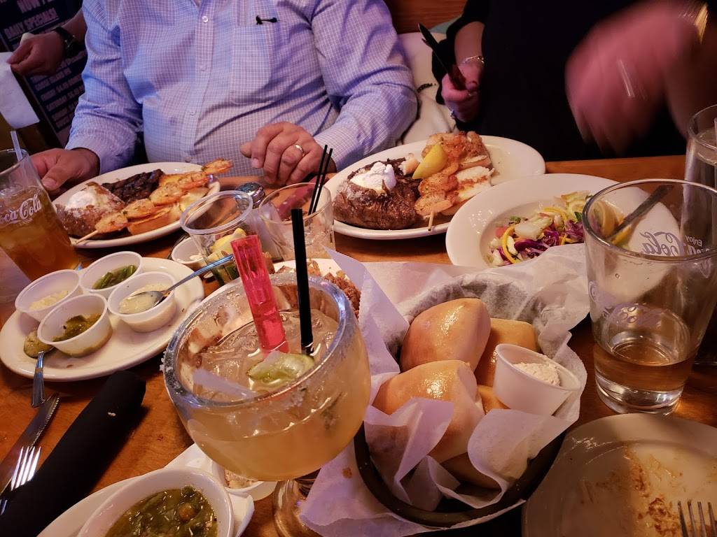 Texas Roadhouse | restaurant | 11205 S Parker Rd, Parker, CO 80134, USA | 3038055848 OR +1 303-805-5848