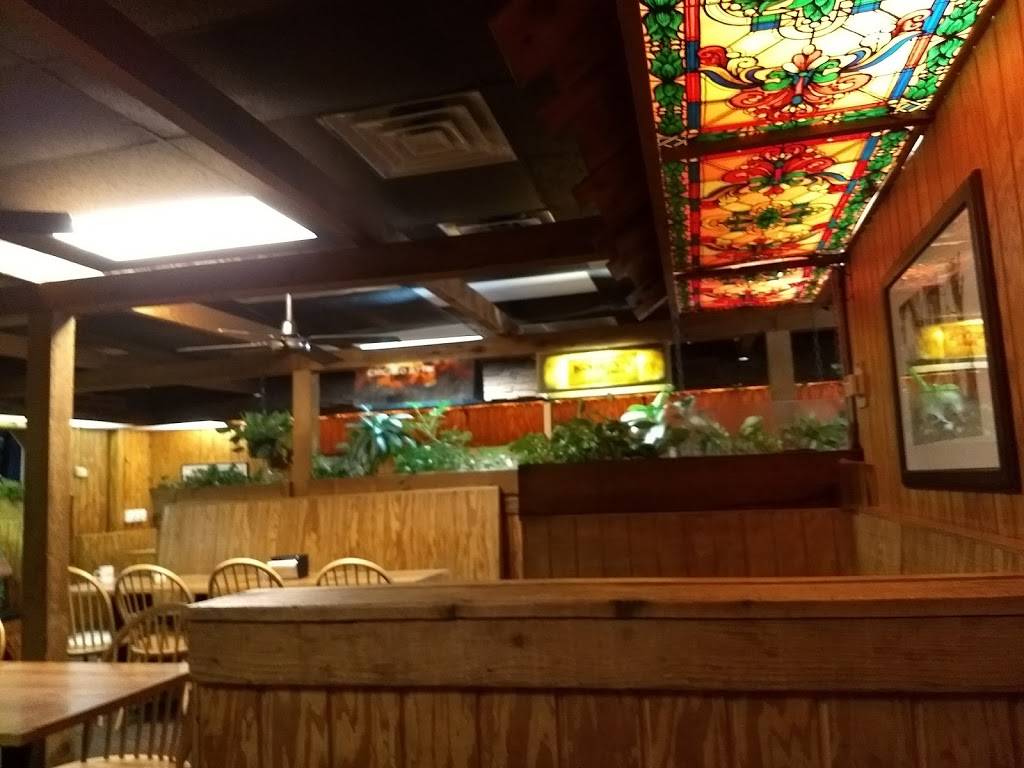 Leonardos Pizza of Millhopper | restaurant | 4131 NW 16th Blvd, Gainesville, FL 32605, USA | 3522755706 OR +1 352-275-5706