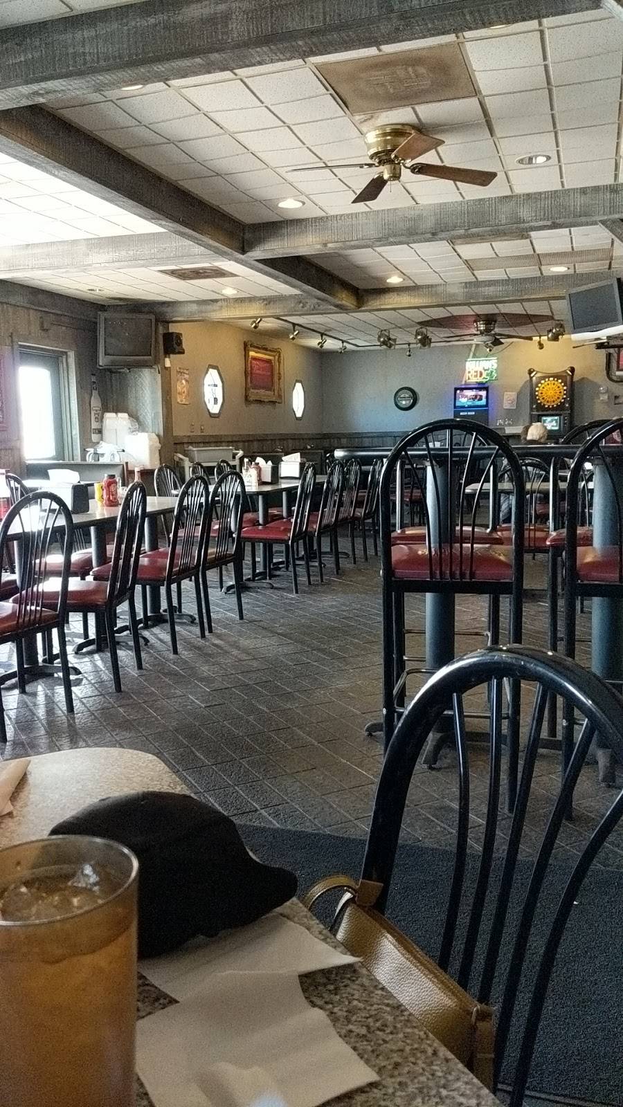 Magnums Bar and Grill | restaurant | 407 E Main St, East Alton, IL 62024, USA | 6182593794 OR +1 618-259-3794