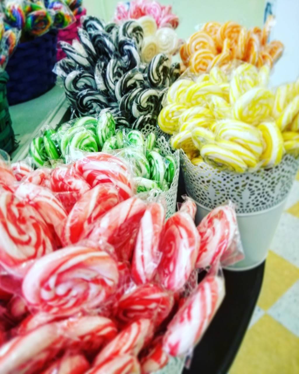 Lulabelles Sweet Shop | cafe | 5836, 847 Upshur St NW, Washington, DC 20011, USA | 2028045800 OR +1 202-804-5800