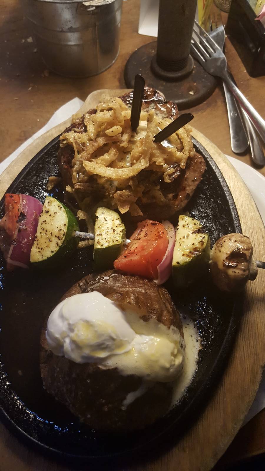 Logans Roadhouse | restaurant | 600 Sam Ridley Pkwy W, Smyrna, TN 37167, USA | 6152202780 OR +1 615-220-2780