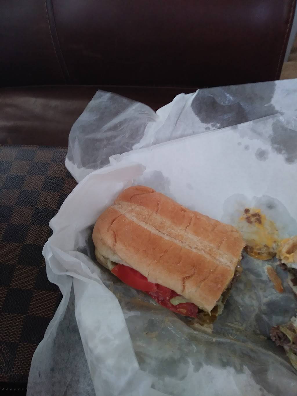 Skids Drive-In | restaurant | 1610 N Church St, Burlington, NC 27217, USA | 3362289448 OR +1 336-228-9448