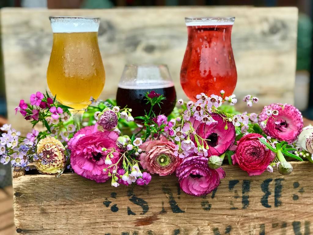 City Tap House Nashville | restaurant | 204 3rd Ave S, Nashville, TN 37201, USA | 6159224015 OR +1 615-922-4015