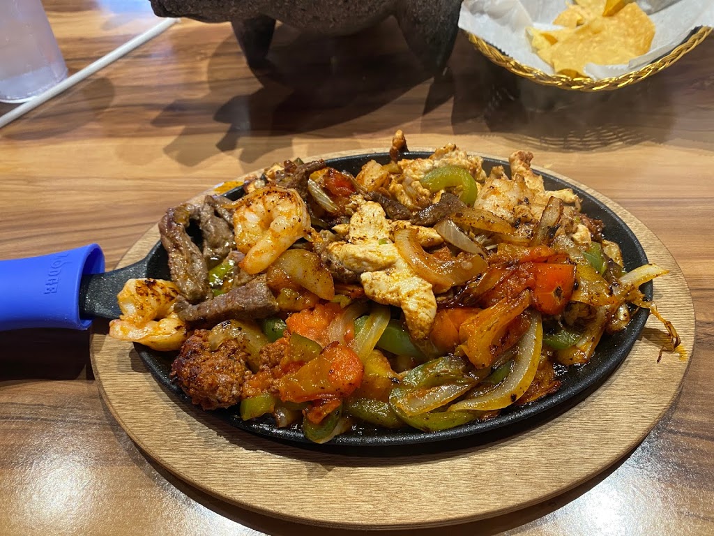 Rey Azteca Central Park | restaurant | 1287 Carl D. Silver Pkwy, Fredericksburg, VA 22401, USA | 5403884296 OR +1 540-388-4296