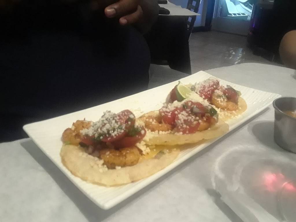 T.Os Soul Grille | restaurant | 5360 W Division St, Chicago, IL 60651, USA | 7736885160 OR +1 773-688-5160